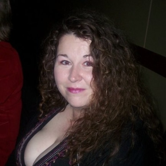 Meet your Posher, Lori - Picture 1 of 1